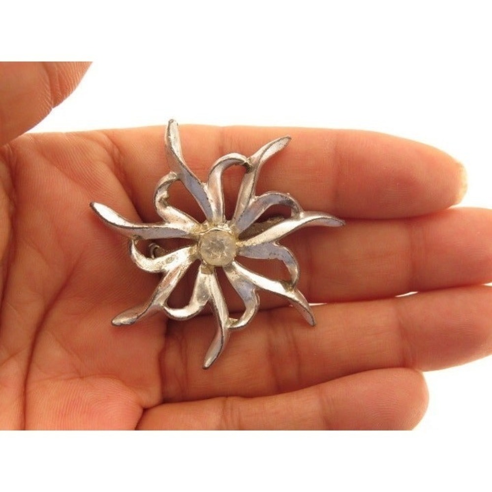 Art Deco Silver Rhinestone Flower Pin